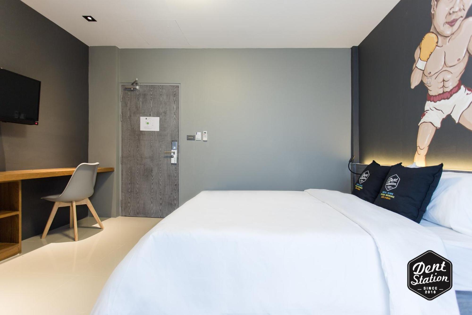 Dent Station Resident Hotel Phuket Екстериор снимка