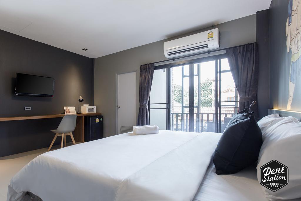 Dent Station Resident Hotel Phuket Екстериор снимка