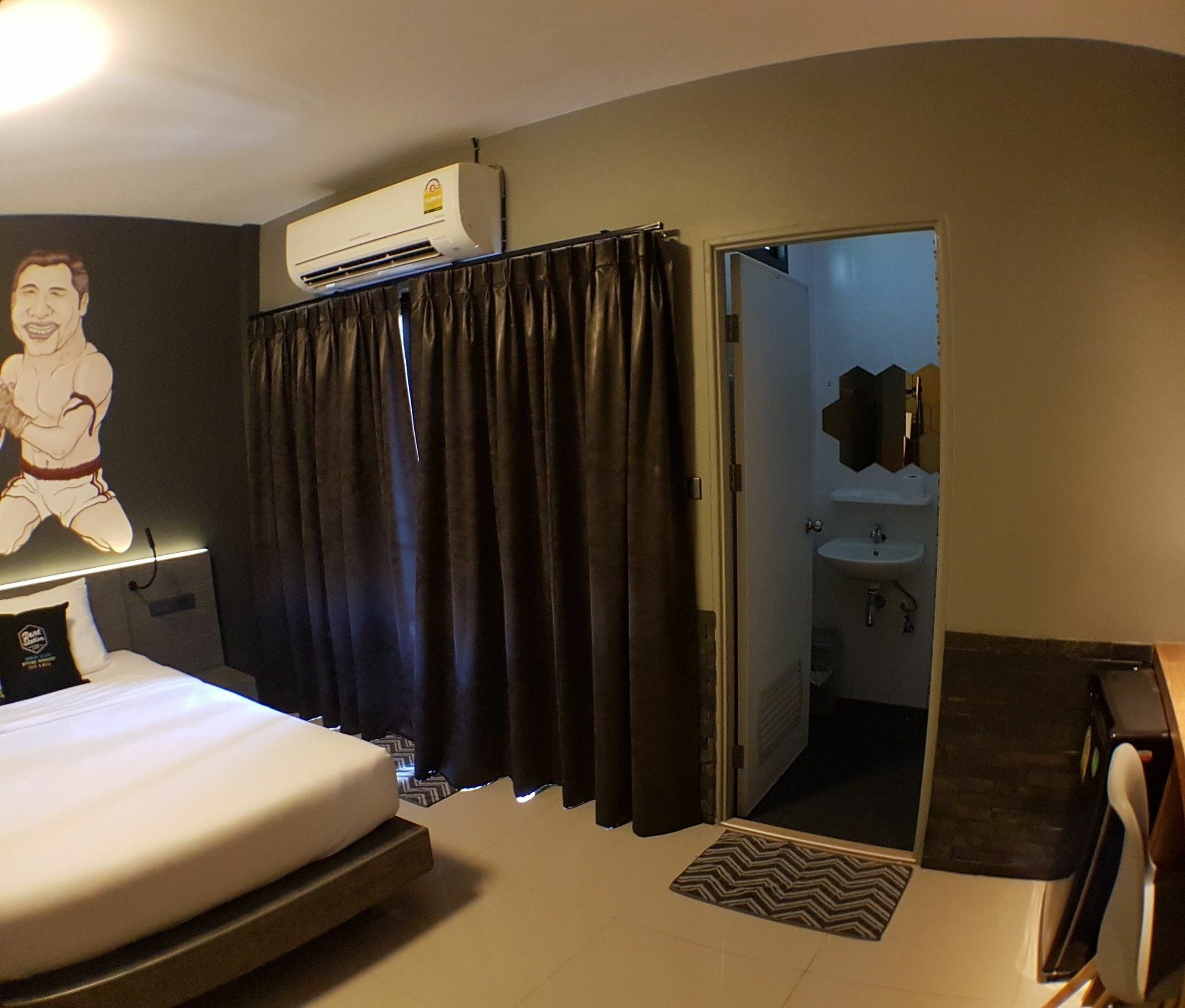 Dent Station Resident Hotel Phuket Екстериор снимка