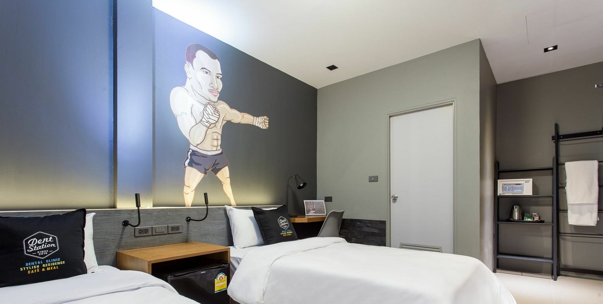 Dent Station Resident Hotel Phuket Екстериор снимка