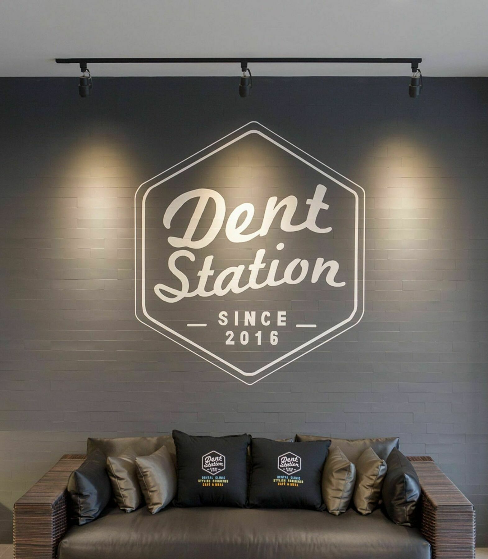 Dent Station Resident Hotel Phuket Екстериор снимка