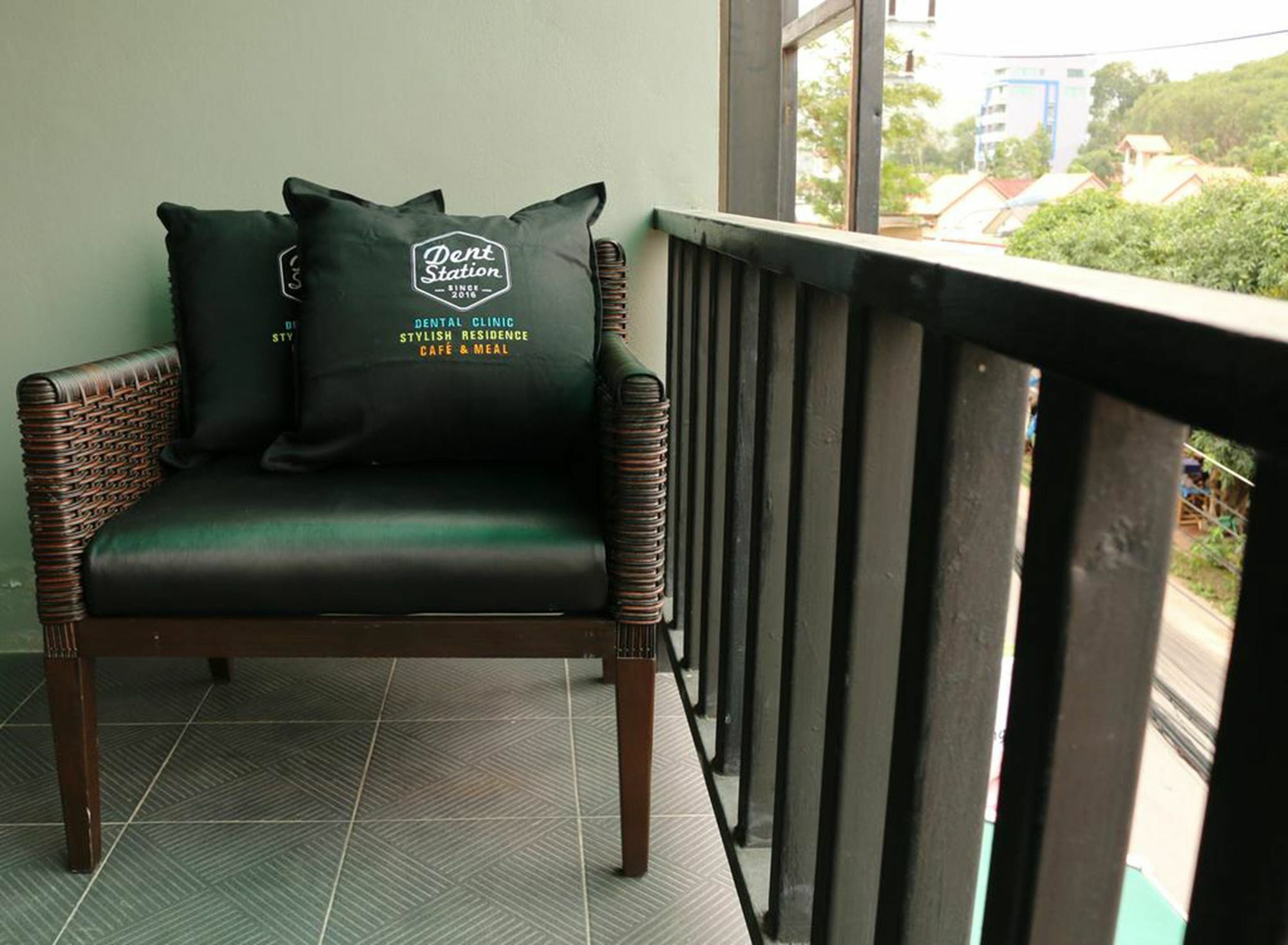Dent Station Resident Hotel Phuket Екстериор снимка
